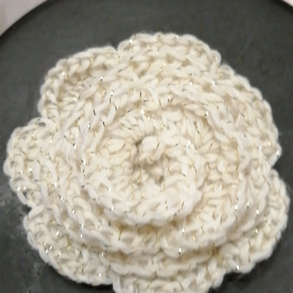 ROSE. HAND CRAFTED. MED. LG.  METTALIC